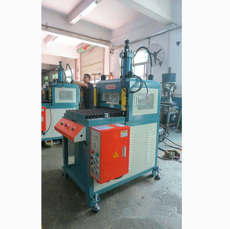 自動送料油壓機(jī)